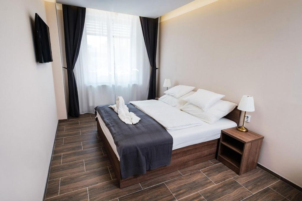 MP hotel room 3